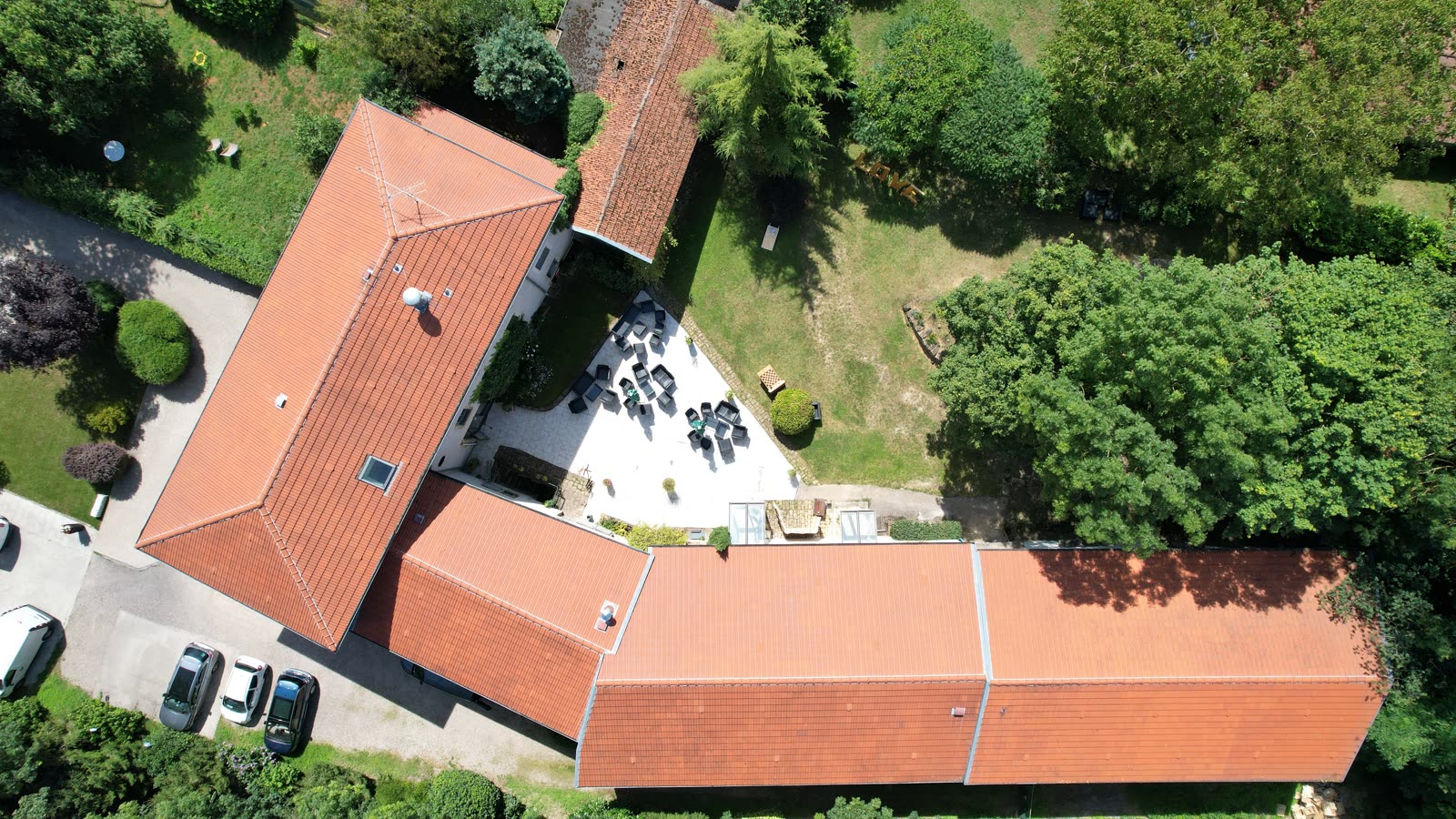Toiture du restaurant La Ferme Sainte-Geneviève, Dommartemont (54) — après intervention